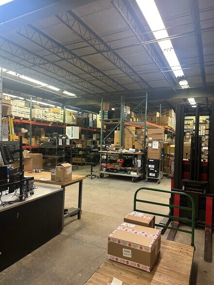 More Photos Of 18 Wendell Pl, Fairview Warehouse For Sale