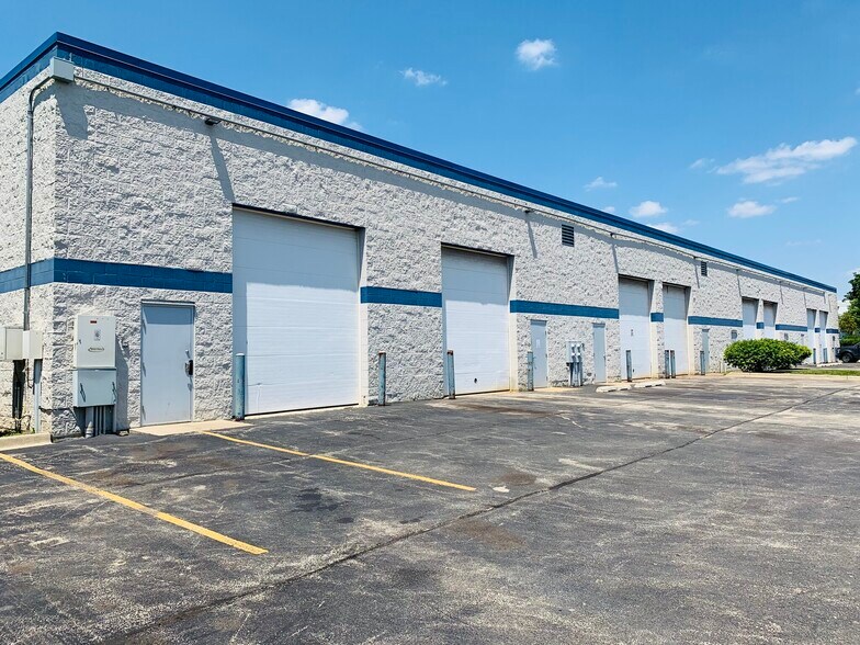 More Photos Of 545 Dakota St, Crystal Lake Industrial For Sale