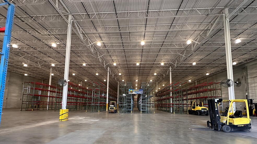 More Photos Of 9175 S Innovation Dr, Daleville Warehouse For Lease