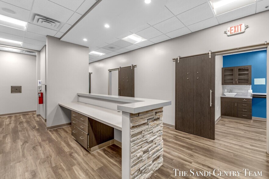 More Photos Of 16986 Robbins Rd, Grand Haven Medical For Lease