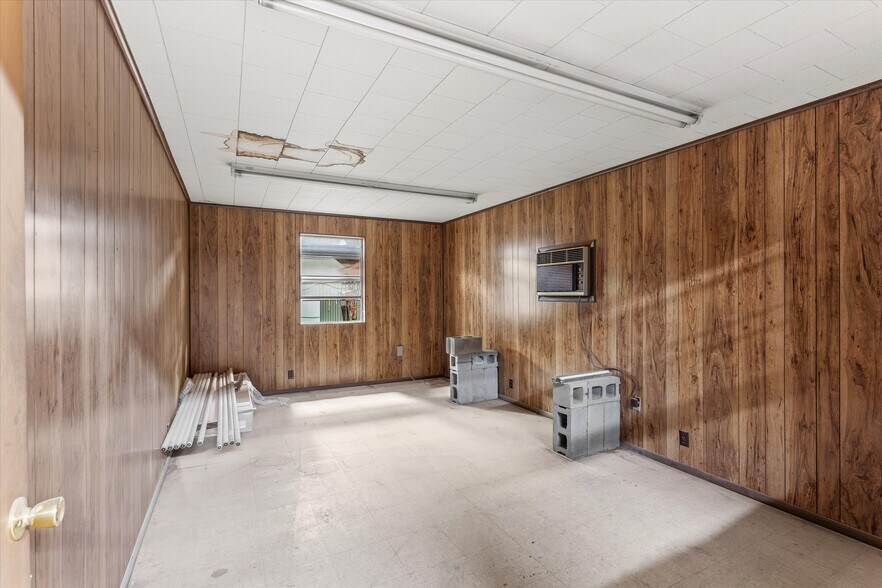 More Photos Of 2305 N State Highway 208, Colorado City Industrial For Sale