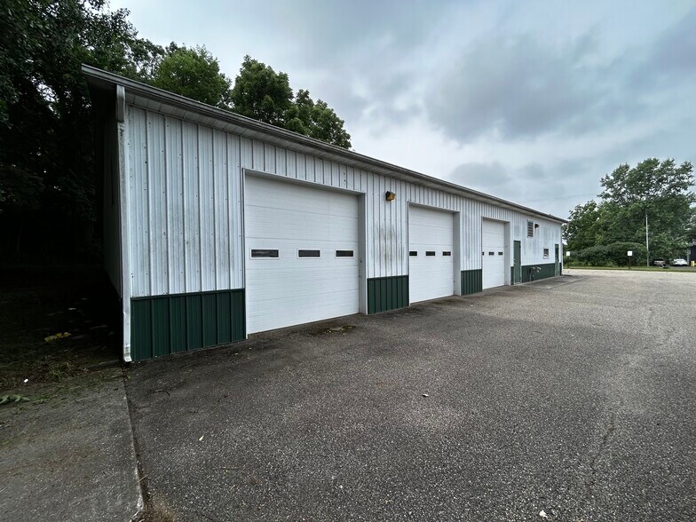 More Photos Of 1620 Riverview Dr, Kalamazoo Warehouse For Sale