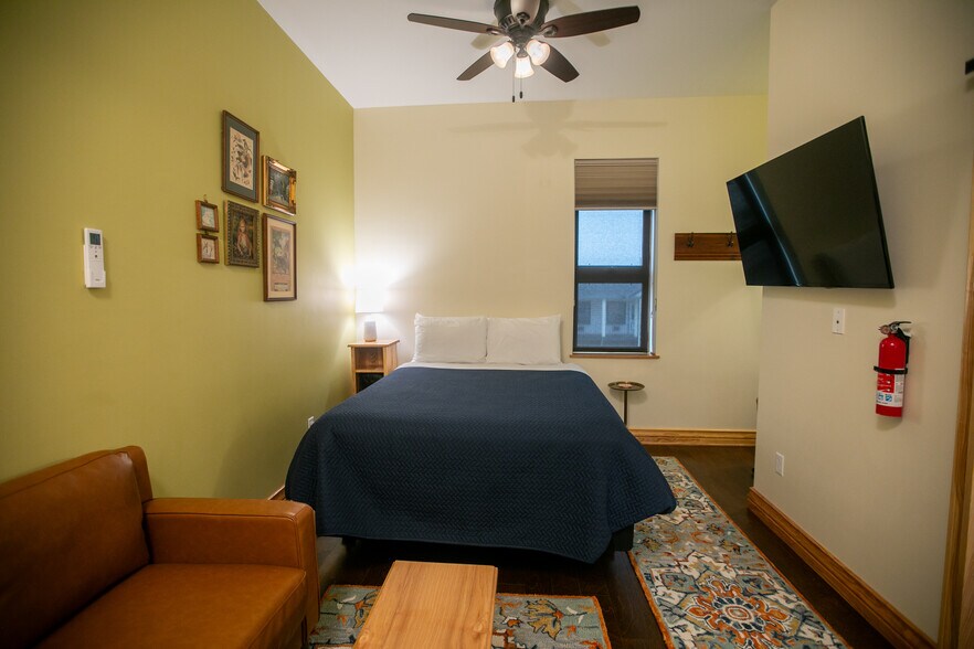 More Photos Of 201 N Main St, Elkader Flex For Sale