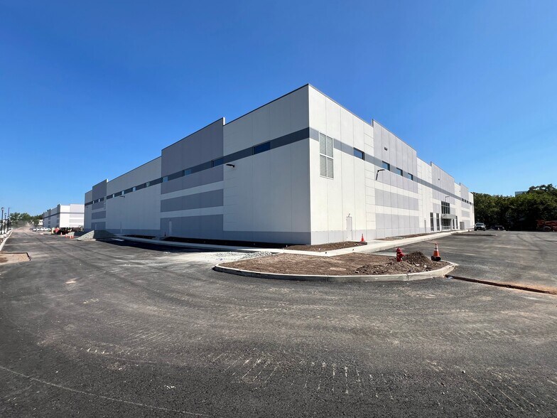 More Photos Of 30 Cross St, Ridgefield Park Unknown For Lease