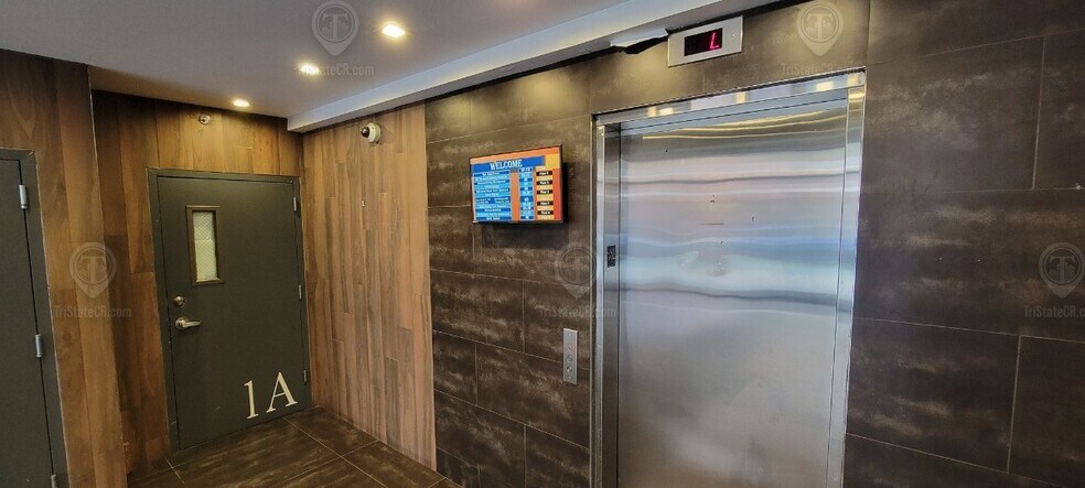 More Photos Of 164 20th St, Brooklyn Office For Lease