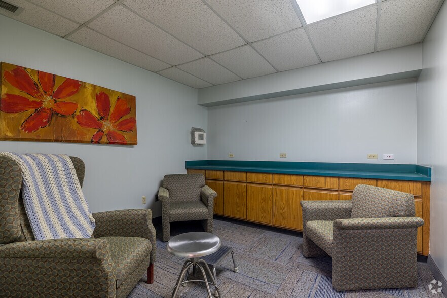 More Photos Of 754 S Cleveland Ave, Mogadore Medical For Sale