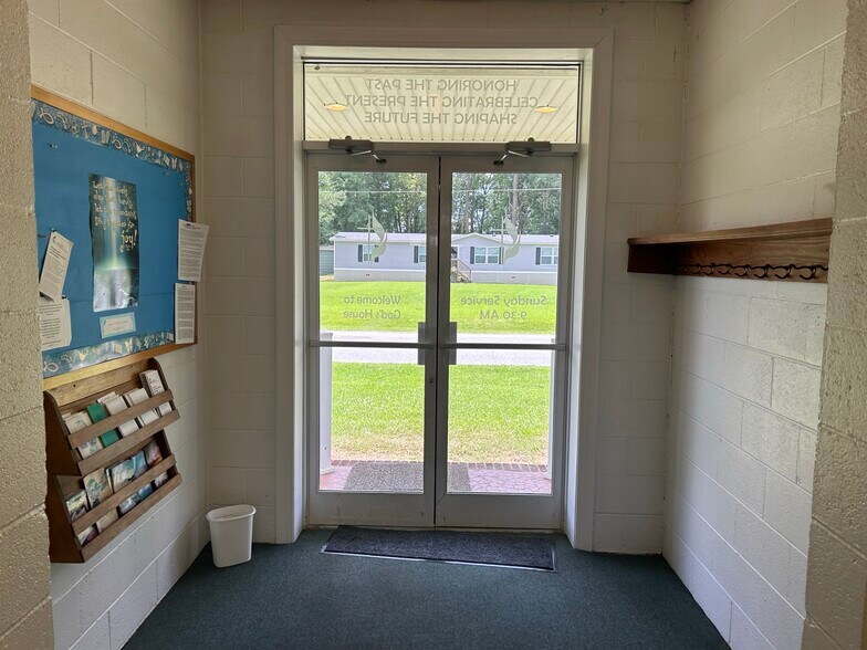 More Photos Of 2380 Bell Arthur, Bellarthur Religious Facility For Sale