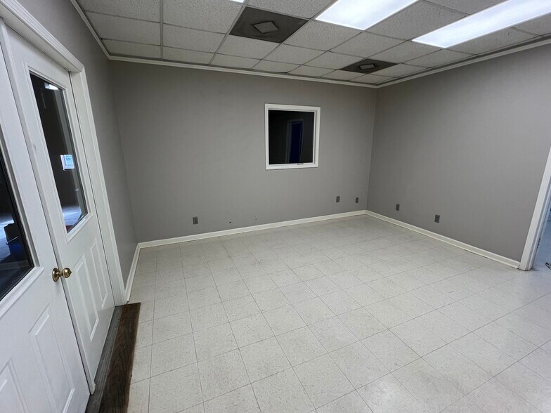 More Photos Of 353 Harwood St, Albemarle Light Distribution For Sale