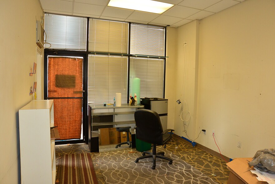 More Photos Of 9107 Industry Dr, Manassas Park Warehouse For Lease