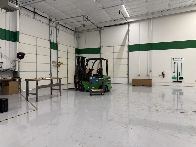 More Photos Of 1931 Perimeter Rd, Greenville Warehouse For Sale