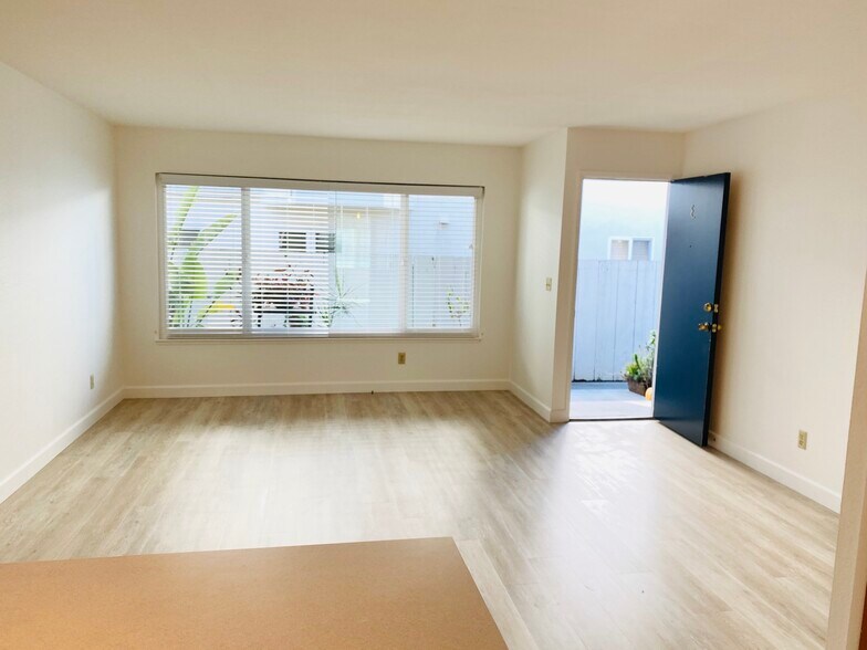 More Photos Of 140 Bay St, Santa Cruz Apartments For Sale