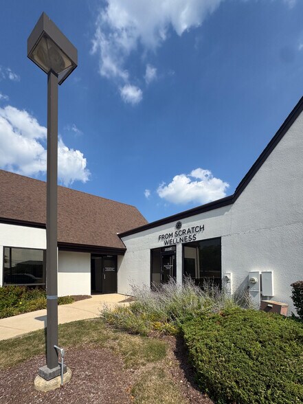 More Photos Of 2020 Dean St, St Charles Office For Sale