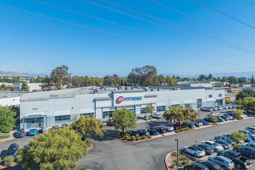 More Photos Of 4500 Auto Mall Pky, Fremont Health Club For Lease