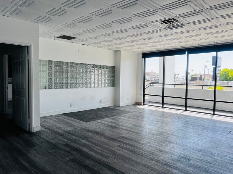 More Photos Of 1711 Winona Blvd, Los Angeles Loft Creative Space For Lease