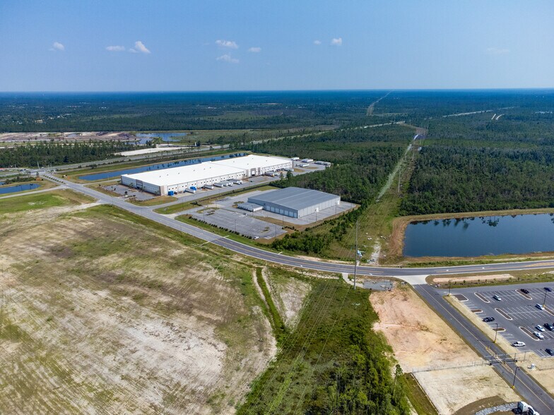More Photos Of 7801 Commerce Blvd, Panama City Distribution For Sale
