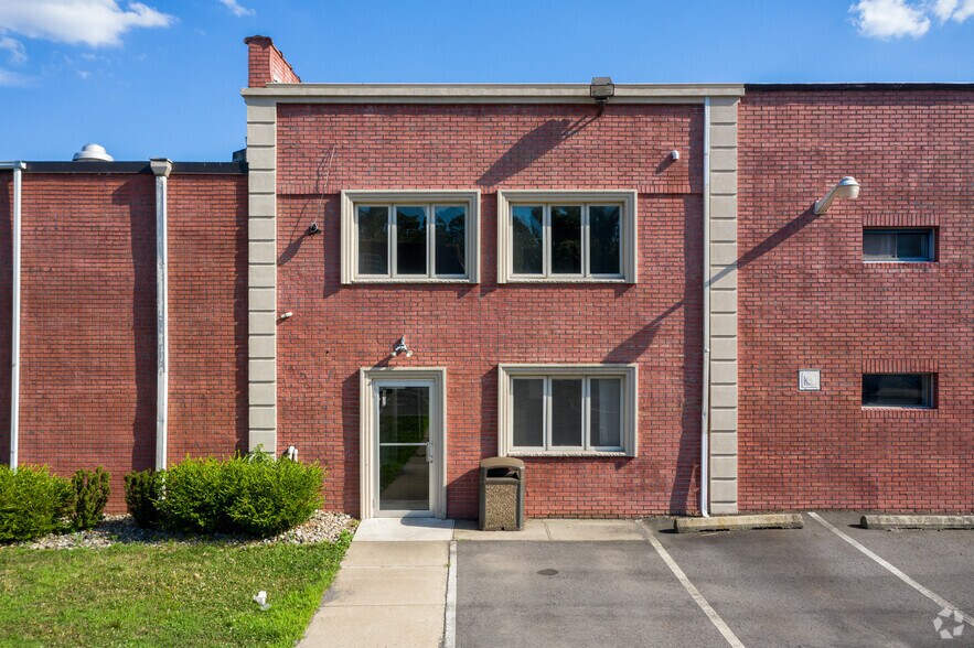 More Photos Of 207 Pond Ave, Middlesex Warehouse For Lease