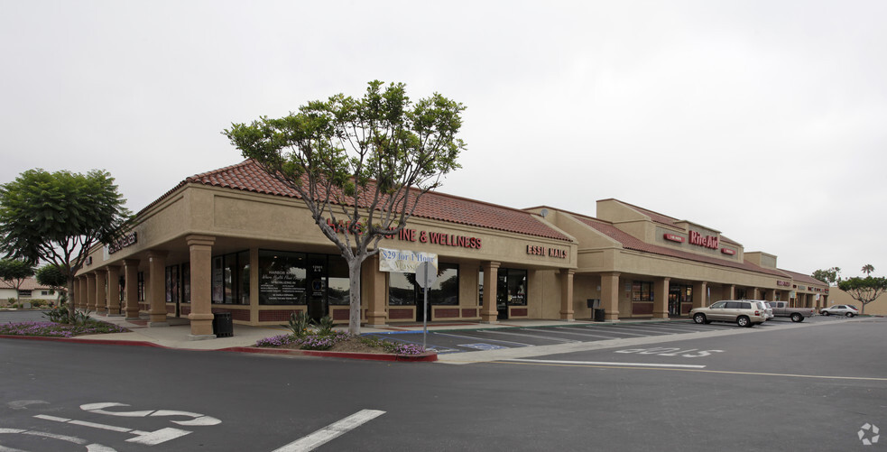 Primary Photo Of 12893-12901 Harbor Blvd, Garden Grove General Retail For Lease