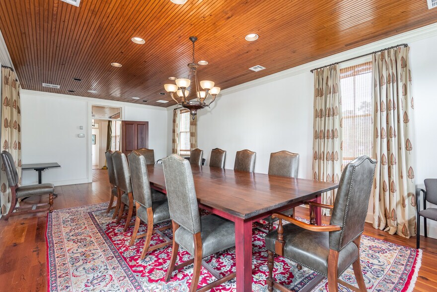 More Photos Of 987 Harris St, Tunica Office For Sale