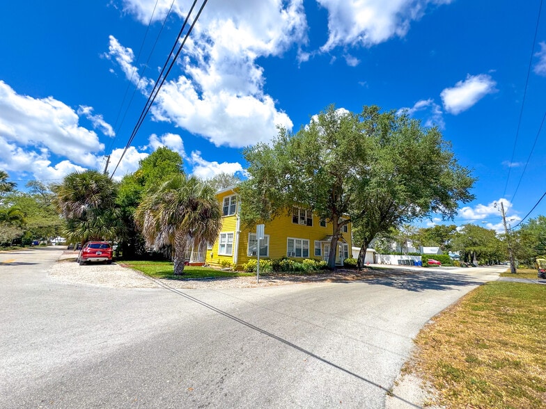 More Photos Of 801 Coontie Ct, Fort Lauderdale Apartments For Sale