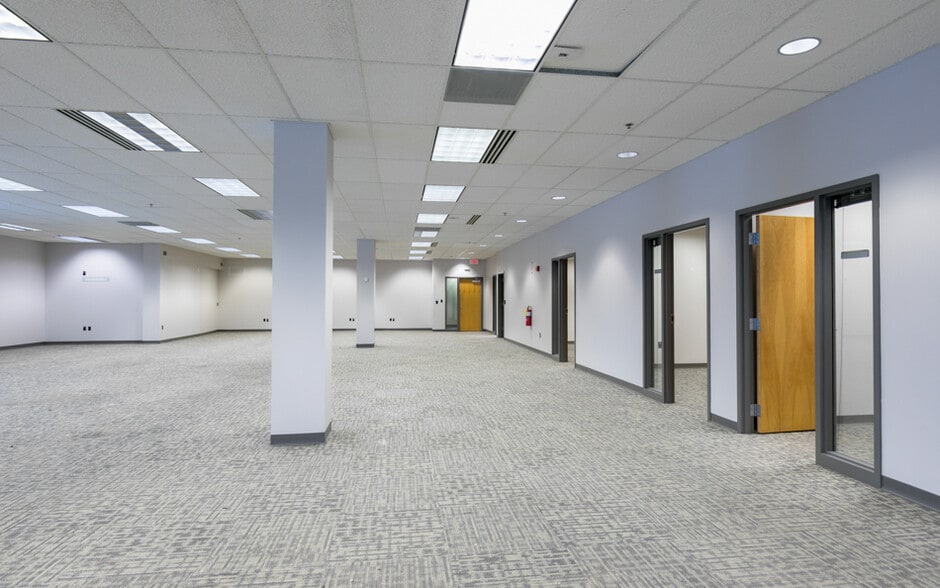 More Photos Of 7650 Magna Dr, Belleville Medical For Lease