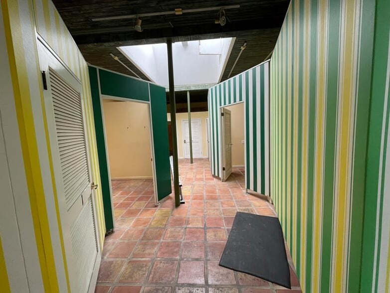 More Photos Of 327-329 Noe St, San Francisco Storefront Retail Residential For Sale