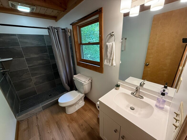 More Photos Of 1105 Fall Creek Rd, Purlear Specialty For Sale