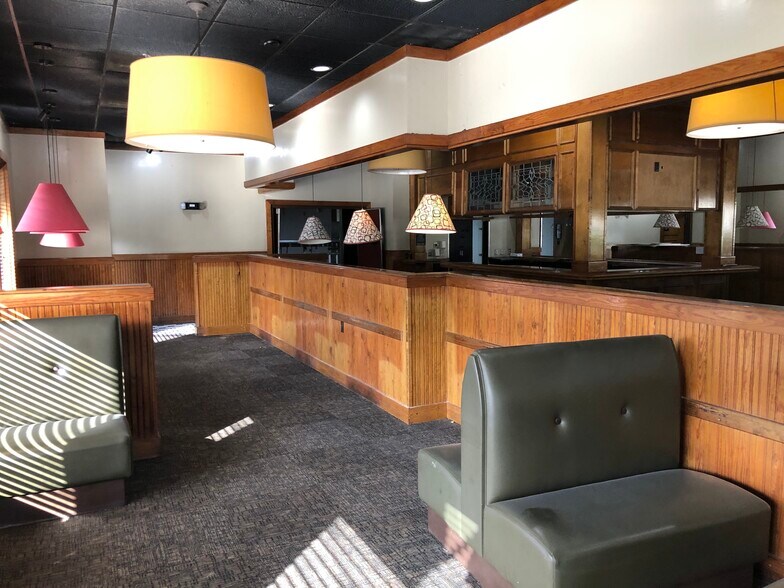 More Photos Of 1500 N Courtyard Cir, Port Saint Lucie Restaurant For Lease