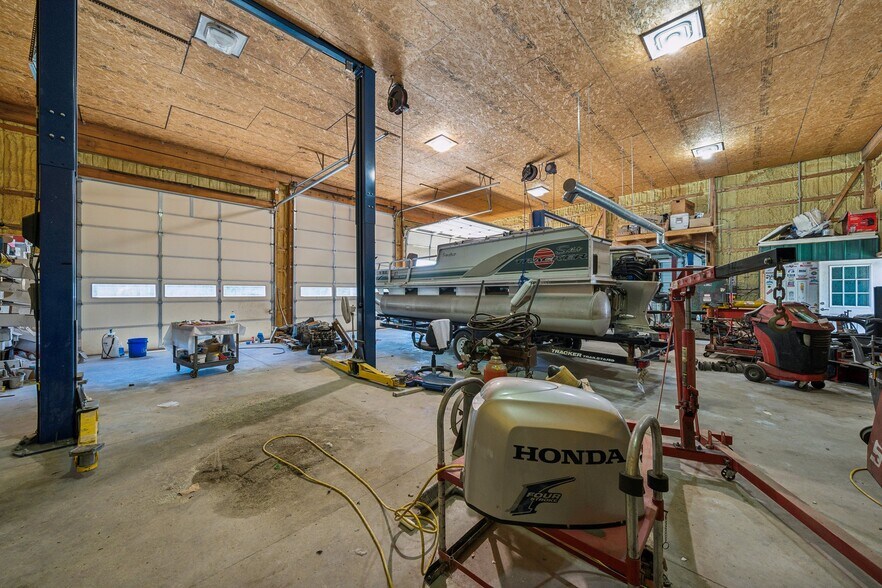 More Photos Of 1856 Buckley Hall Rd, Cobbs Creek Warehouse For Sale