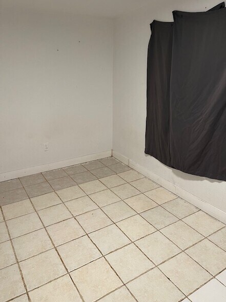 More Photos Of 830 Pennsylvania Ave, Beaumont Apartments For Sale