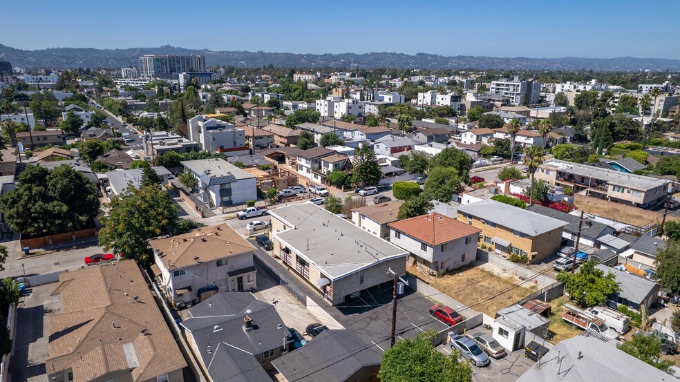 More Photos Of 11249 Emelita St, North Hollywood Apartments For Sale