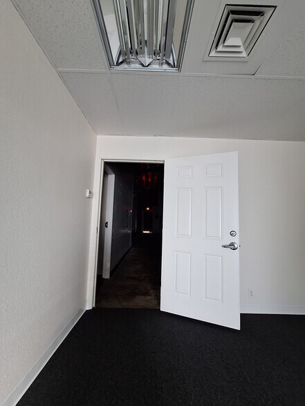 More Photos Of 5067-5085 Arville St, Las Vegas Unknown For Lease