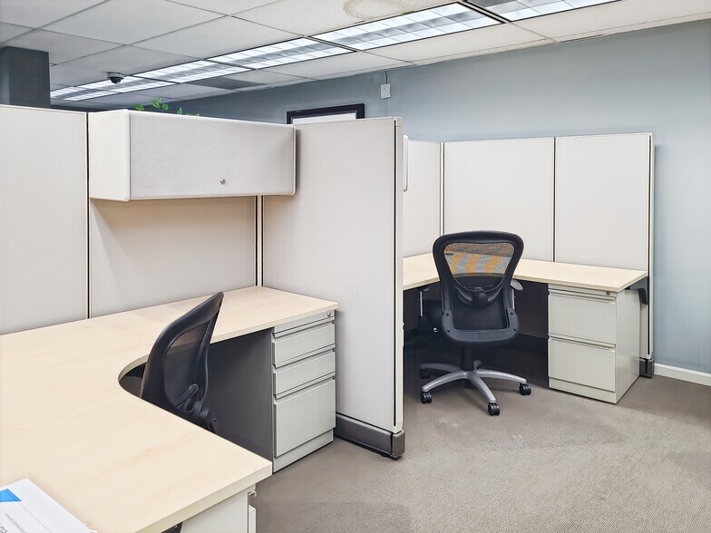 More Photos Of 20200 Governors Dr, Olympia Fields Coworking Space