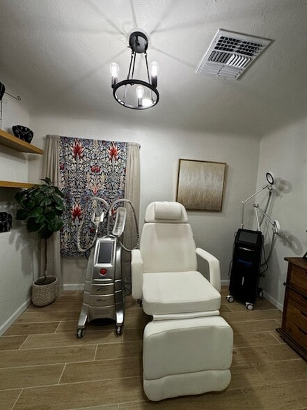 More Photos Of 503 N Alma School Rd, Mesa Freestanding For Sale