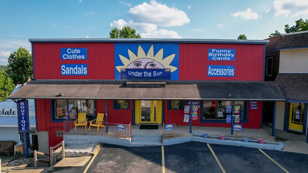 More Photos Of 8 Sunset Hills Ct, Sunrise Beach Storefront For Sale