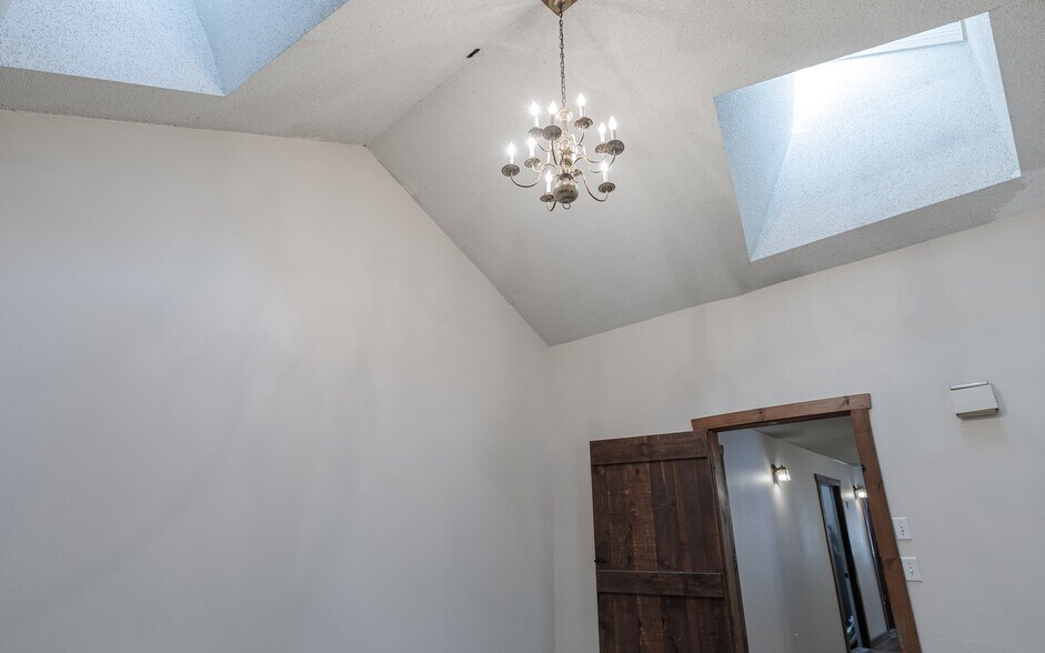 More Photos Of 140 Tully Brook Rd, Richmond Flex For Sale