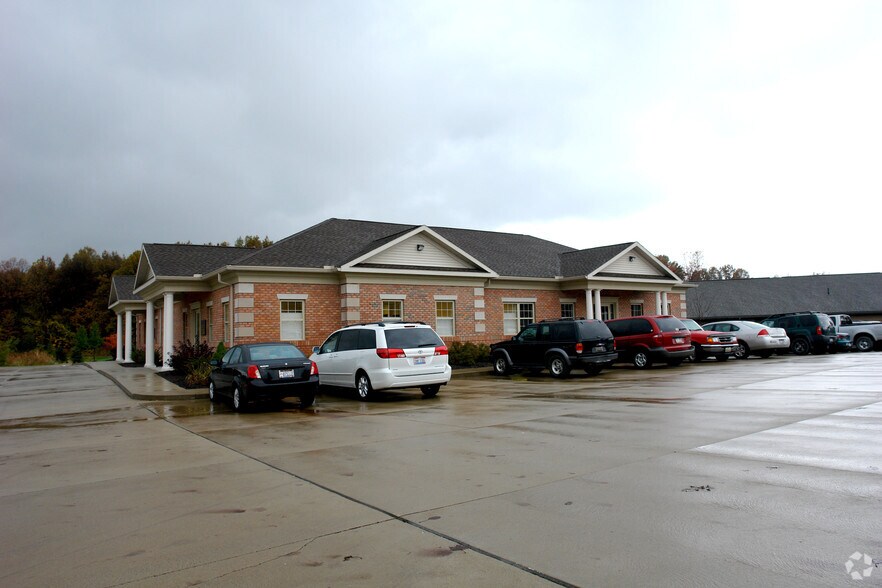 Primary Photo Of 4030 Massillon Rd, Uniontown Office For Lease