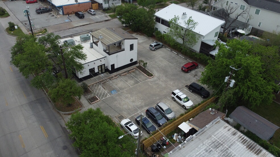 More Photos Of 801 Studewood St, Houston Restaurant For Lease