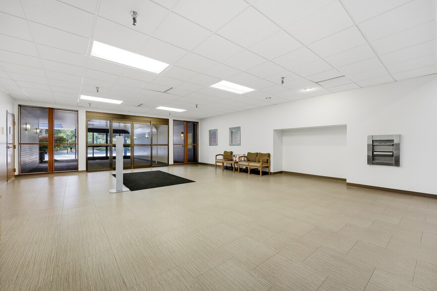 More Photos Of 500 NE Lilly Rd, Olympia Medical For Lease