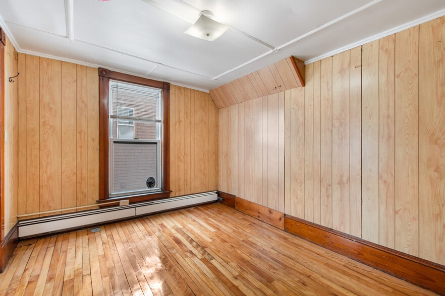 More Photos Of 4 Elm St, Lancaster Apartments For Sale