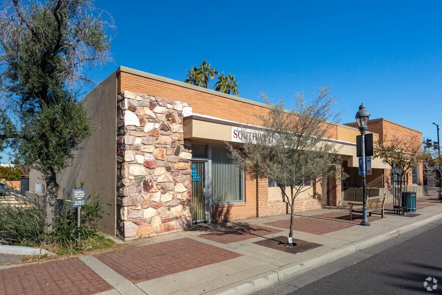 More Photos Of 5702 W Glendale Ave, Glendale Bank For Lease