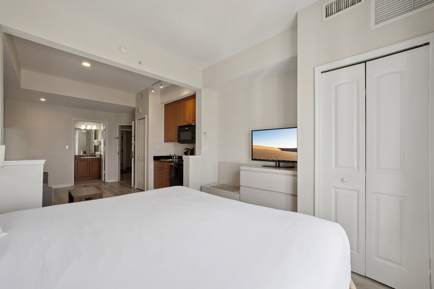 More Photos Of 7383 Universal Blvd, Orlando Hospitality For Sale