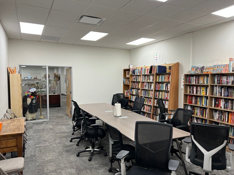 More Photos Of 2483-2495 Washington Ave, San Leandro Light Manufacturing For Lease