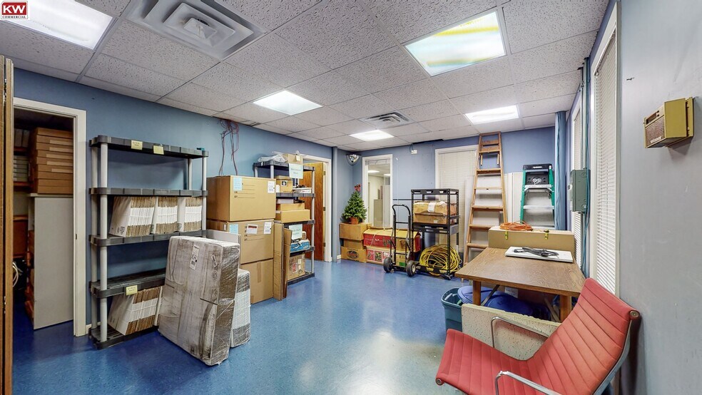 More Photos Of 707-717 N Iowa Ave, Villa Park Office For Sale