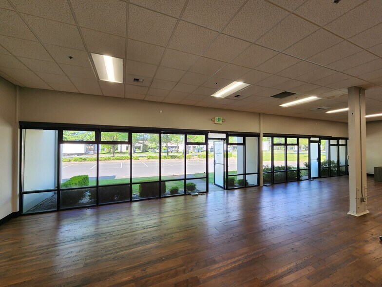 More Photos Of 22012-22030 68th Ave S, Kent Warehouse For Lease