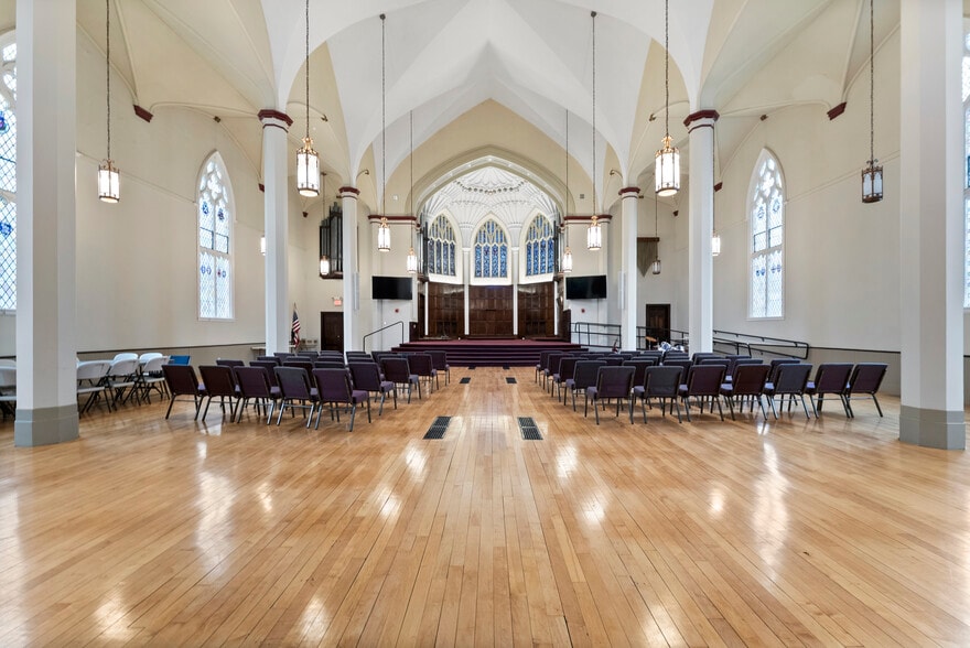 More Photos Of 180 Merrimack St, Lowell Religious Facility For Sale
