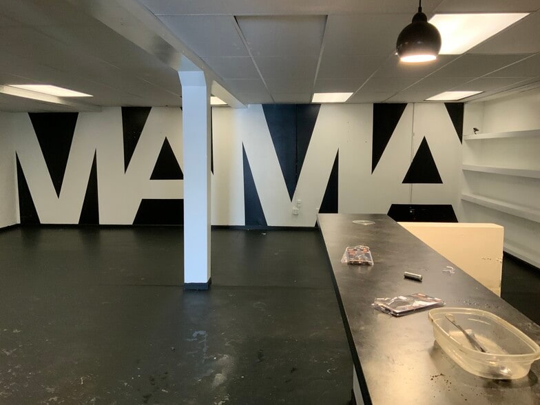 More Photos Of 1935 Q St, Lincoln Freestanding For Sale