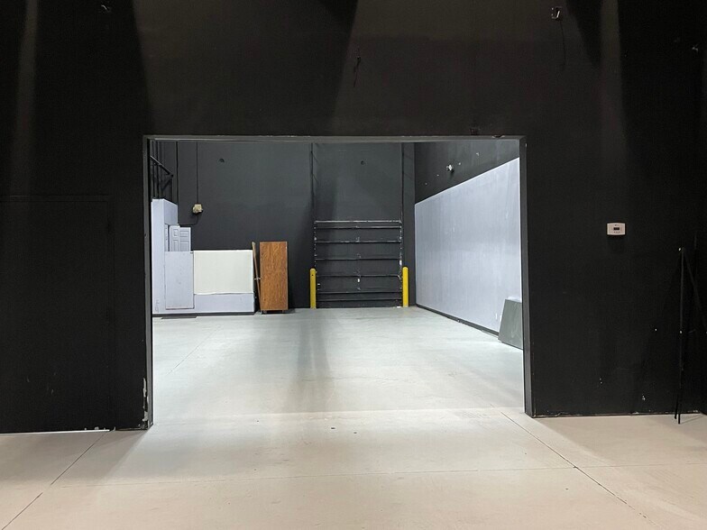 More Photos Of 1700 35th St, Orlando Warehouse For Lease