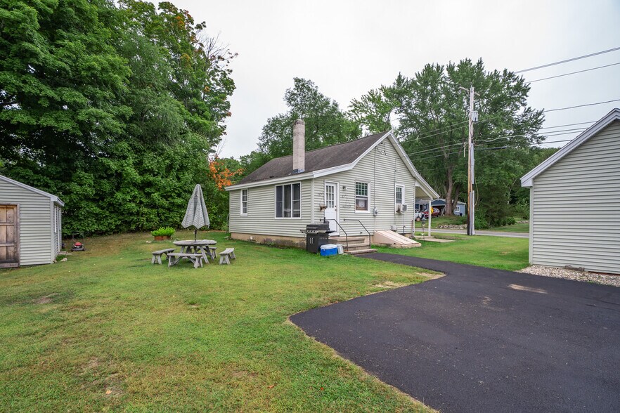 More Photos Of 442 State St, Belchertown Office Residential For Sale