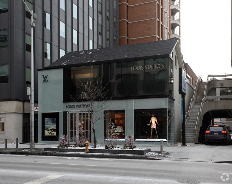 More Photos Of 111 Bloor St W, Toronto Storefront For Lease