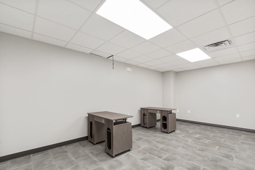 More Photos Of 4018 Ocee St, Houston Manufacturing For Lease